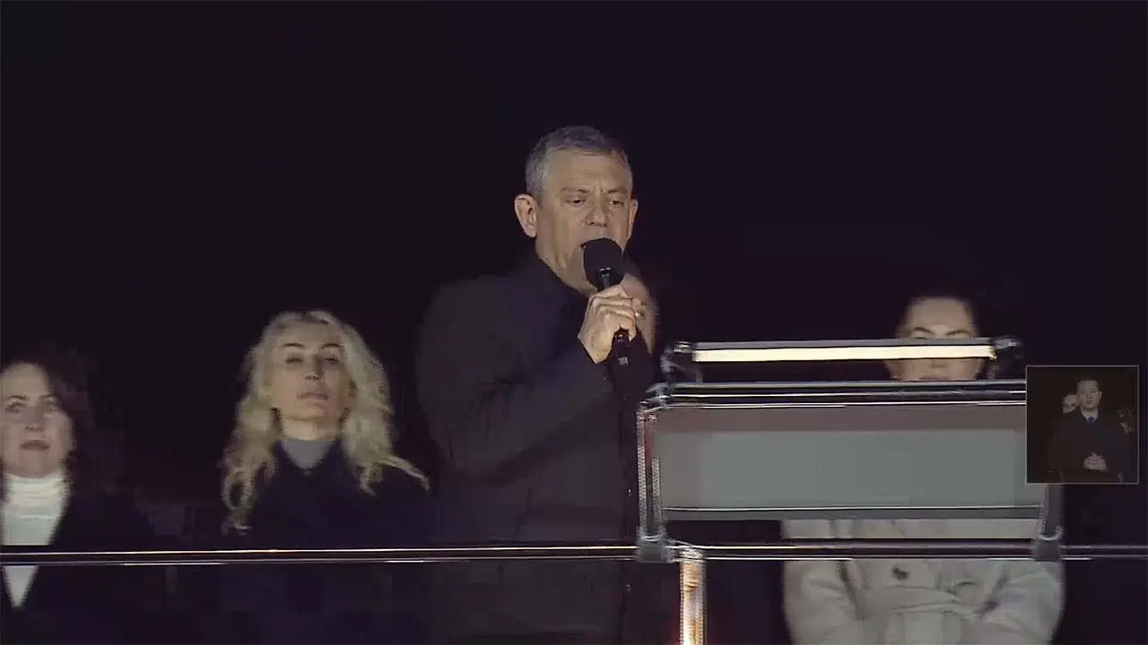 CHP lideri Özgür Özel, Adalar’da konuştu: Eninde sonunda korkaklar kaybeder, cesurlar kazanır