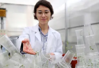 EÜ’lü bilim insanı uzayda bitki yetiştiriyor