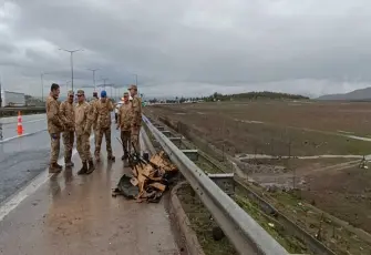  Gaziantep'te askeri araç şarampole devrildi: 10 asker yaralı
