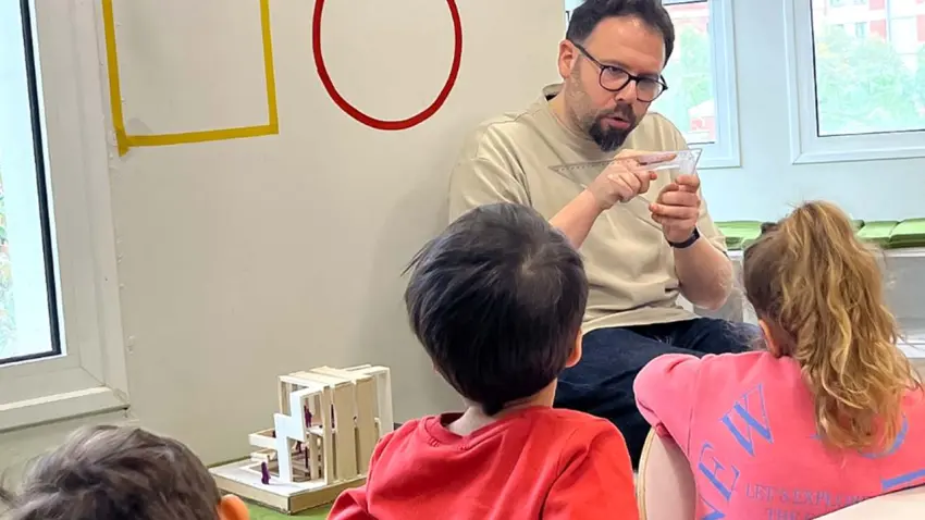 İEÜ minikleri, ev maketleriyle yaratıcılıklarını geliştirdi haberinin görseli