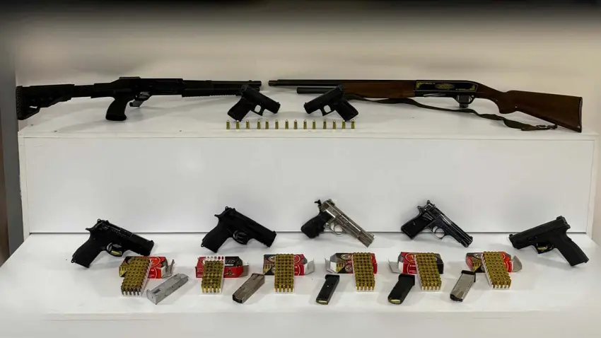 İzmir haber: Aile apartmanına silah kaçakçılığı operasyonu