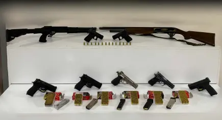 İzmir haber: Aile apartmanına silah kaçakçılığı operasyonu