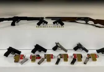 İzmir haber: Aile apartmanına silah kaçakçılığı operasyonu