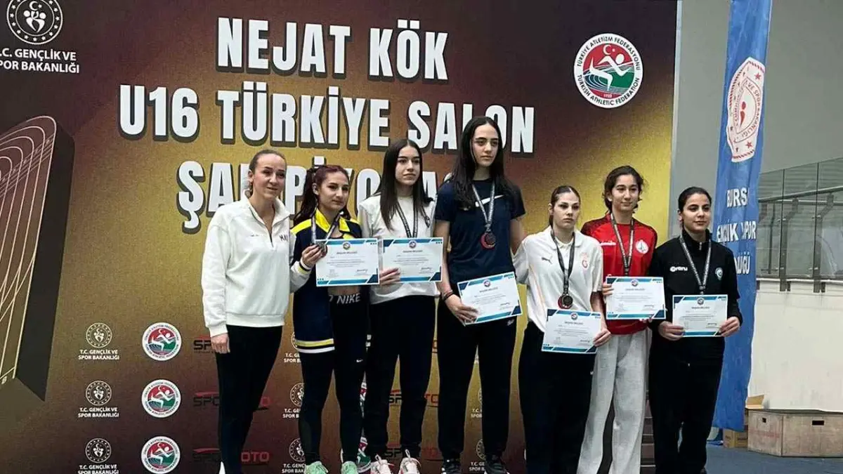 Karşıyaka’nın gururu Yolaçan, iki dereceyle döndü haberinin görseli