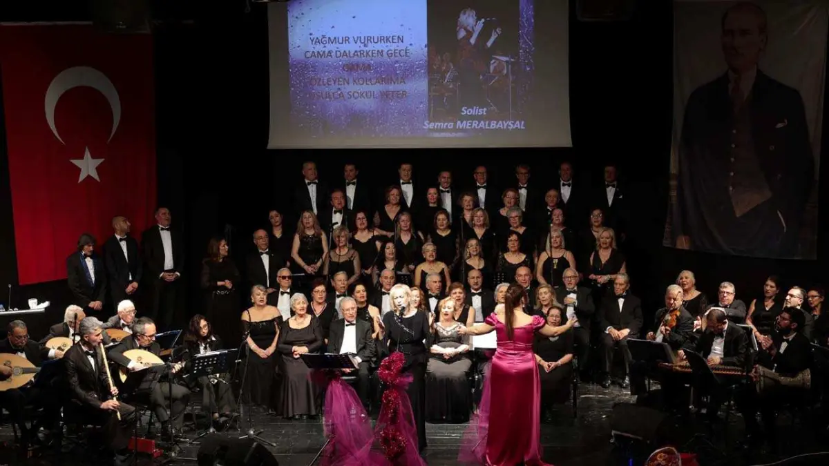 Konak’ta sevgiyi müzikle yaşadılar haberinin görseli