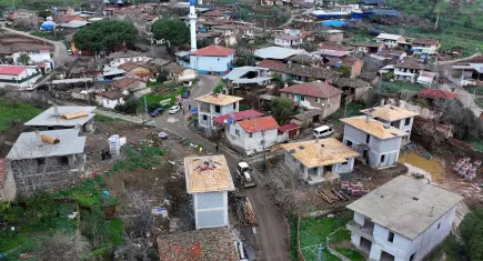 Ödemiş’te yangın sonrası umut yeşeriyor