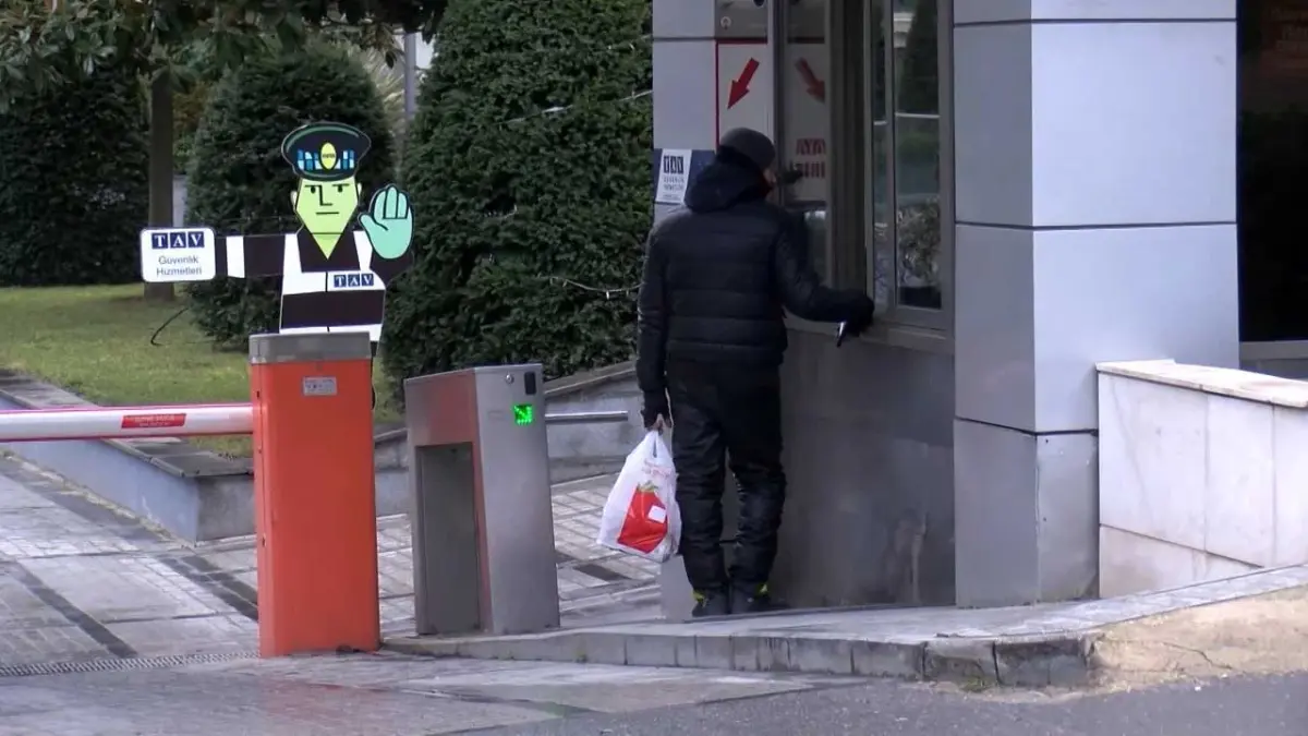 Bakırköy’de film gibi soygun: Otoparktaki araçlardan 30 milyon dolar çalındı! haberinin görseli