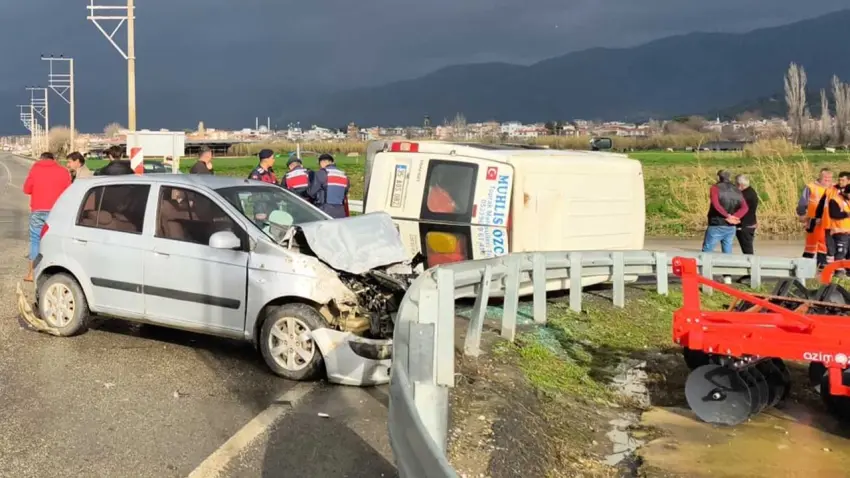 İzmir haber: Ödemiş'te trafik kazasında 2 kişi yaralandı