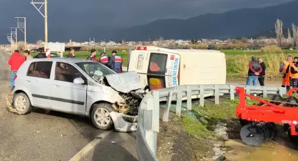 İzmir haber: Ödemiş'te trafik kazasında 2 kişi yaralandı