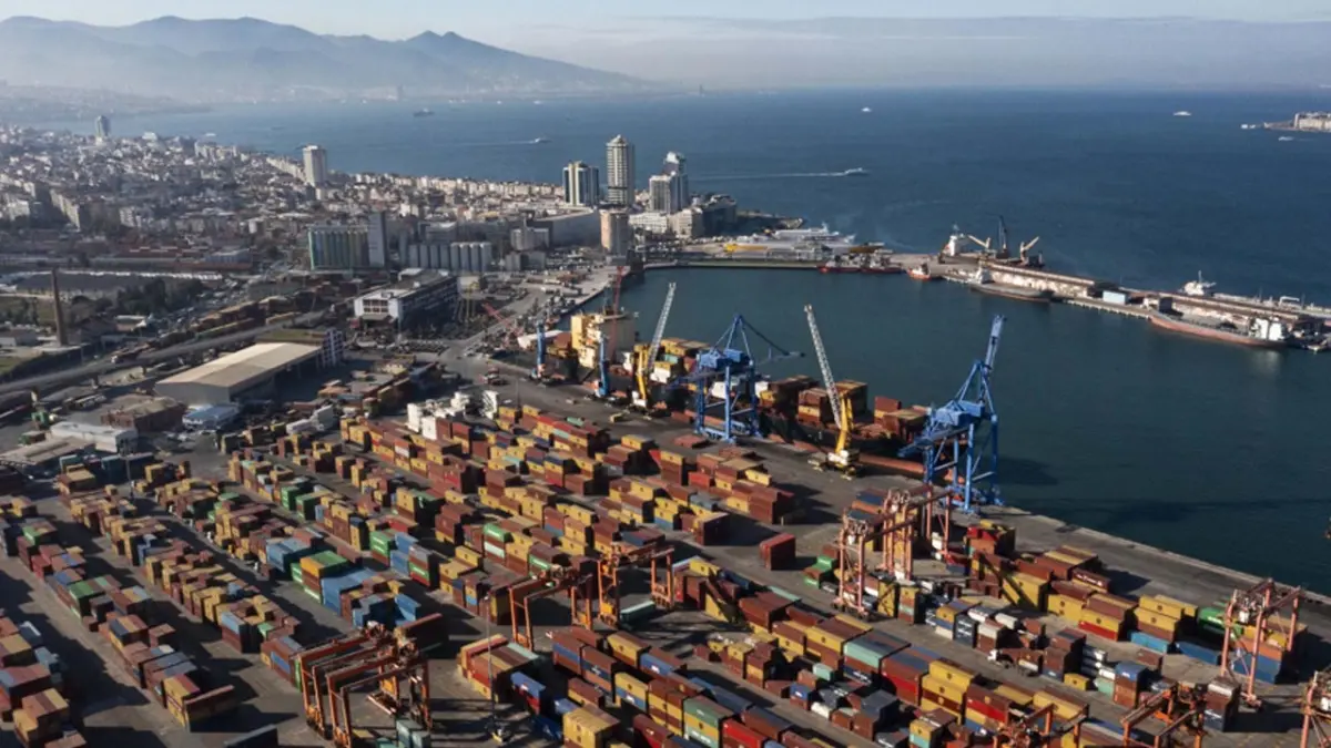 İzmir limanlarında ihracat kan kaybediyor haberinin görseli
