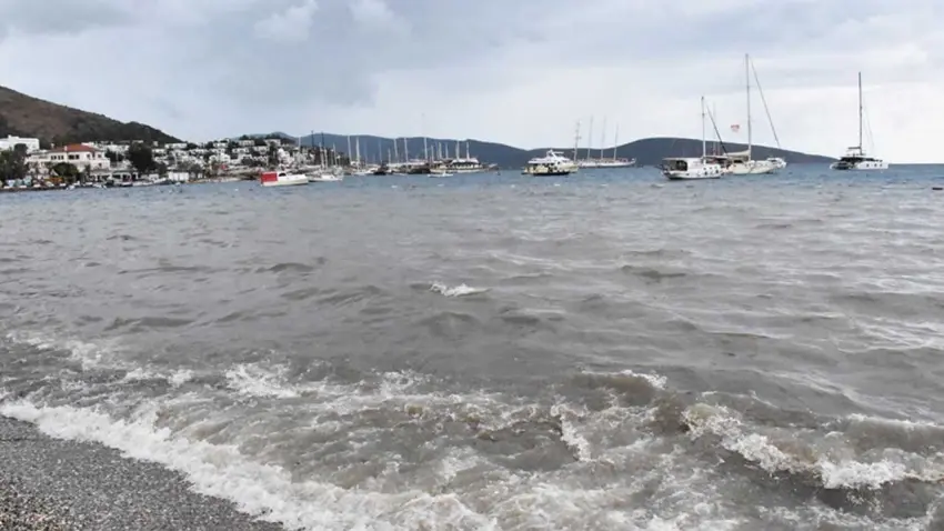 Şiddetli yağış Bodrum ve Milas'ta eğitimi durdurdu haberinin görseli