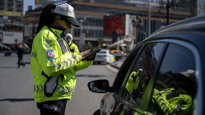 Trafikte yeni ceza tarifesi Meclis’ten geçti: Trafik cezaları ne kadar oldu?