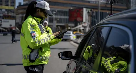 Trafikte yeni ceza tarifesi Meclis’ten geçti: Trafik cezaları ne kadar oldu?