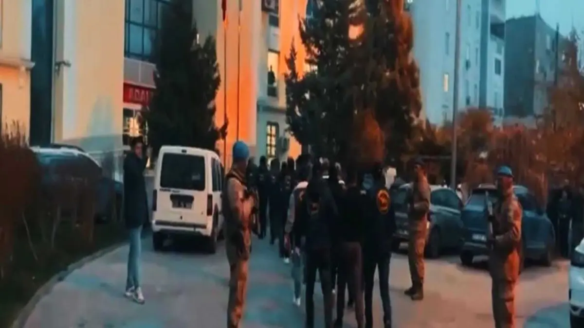 Akaryakıt hırsızlığına 7 tutuklama haberinin görseli