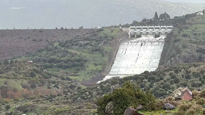 Aliağa’da Güzelhisar Barajı tam kapasiteye ulaştı, kontrollü su salımı başlatıldı