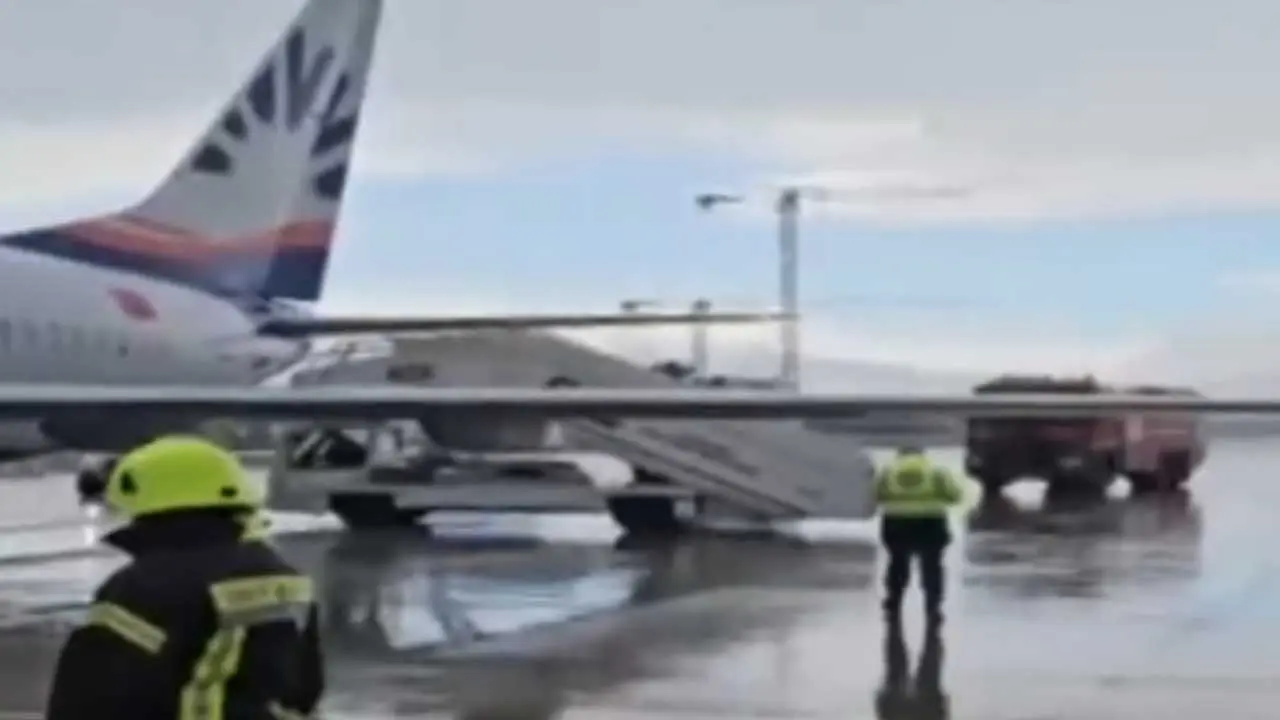 Antalya Havalimanı’nda facianın eşiğinden dönüldü: Uçak pistte motorun üzerine çöktü!