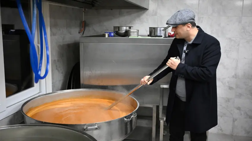 Bornova Belediyesi’nden ‘Askıda Yemek’ ile dayanışma köprüsü