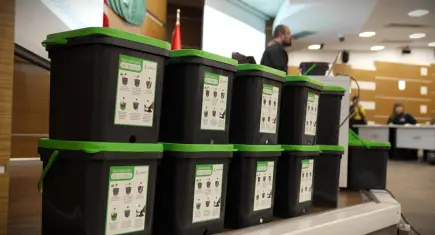 Cemil Tugay’ın ücretsiz kompost projesine yoğun ilgi