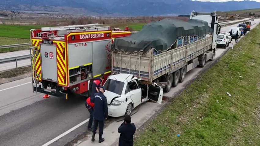 Cenazeye giderken kaza yaptılar: 2 ölü haberinin görseli