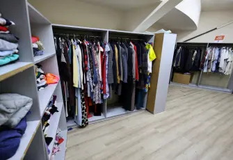 Efes Selçuk Belediyesi Sosyal Market ile dayanışmayı büyütüyor