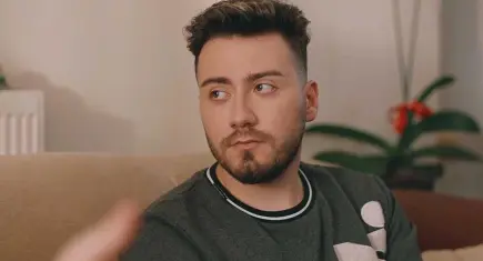 Enes Batur'a yurt dışına çıkış yasağı