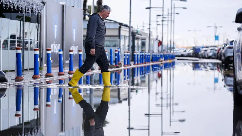 İzmir’de sağanak yine çileye dönüştü