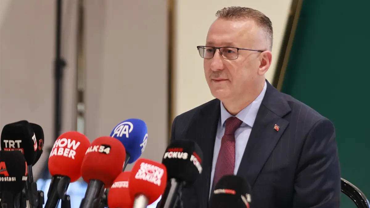 Adapazarı Belediye Başkanı Mutlu Işıksu’dan ‘yasak aşk’ iddialarına tepki haberinin görseli