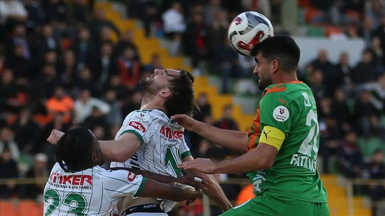 Alanyaspor evinde kazandı: Konyaspor’u 2-1 mağlup etti