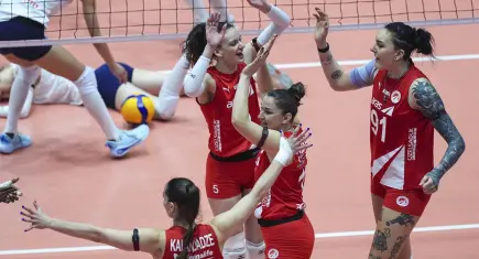 Aras Kargo’dan üç sette rahat galibiyet