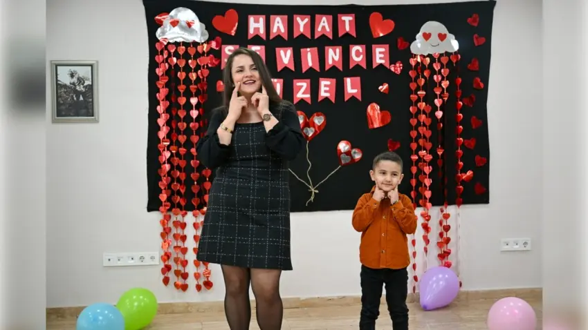 Bornova’da sevgiyle atılan adımlar: Minikler ve aileleri aynı ritimde buluştu