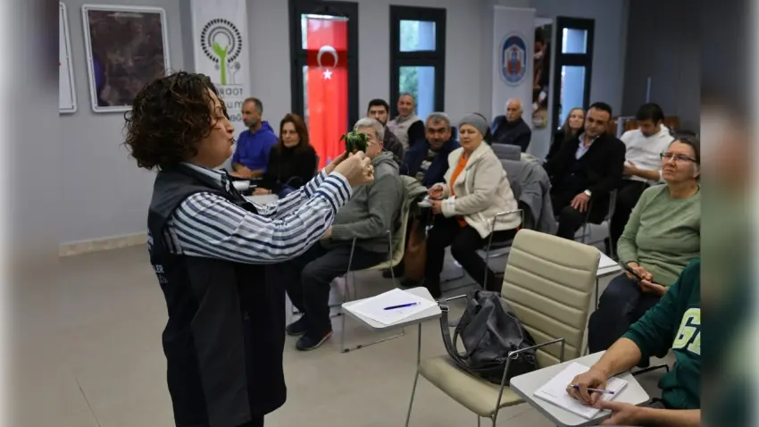 Efes Selçuk’ta üreticilere Salep Yetiştiriciliği Eğitimi