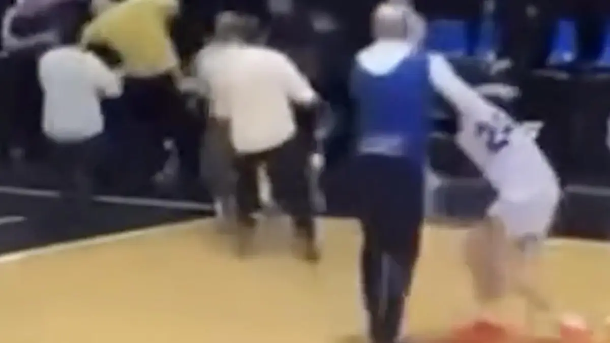 İtalya'daki Gençler Basketbol Ligi'nde Türk oyuncuya saldırdı haberinin görseli