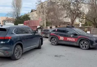 Küçükçekmece’de polise bıçaklı saldırı: 4’ü polis 6 yaralı!