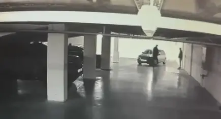 Otoparktaki araçların bagajından 15 dakikada 30 milyon dolar çaldılar: 7 gözaltı