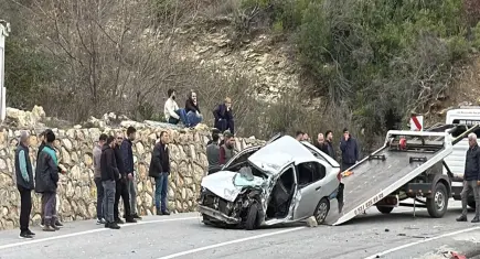 Alanya’da freni boşalan TIR, 2 otomobile çarptı: 1 ölü, 3 yaralı