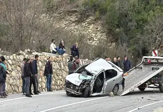 Alanya’da freni boşalan TIR, 2 otomobile çarptı: 1 ölü, 3 yaralı