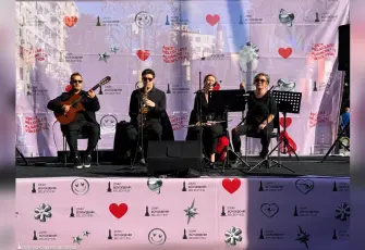 Alsancak’ta Sevgililer Günü’ne müzik dolu kutlama