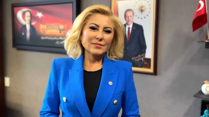 AK Parti İzmir Milletvekili Şebnem Bursalı dünya evine girdi