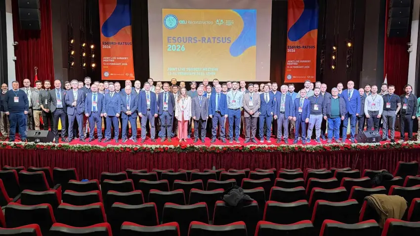 Avrupa’nın ünlü ürologları DEÜ’de canlı cerrahi gerçekleştirdi haberinin görseli