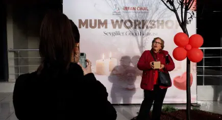 Bayraklı’da sevgililer günü emek ve sanatla renklendi