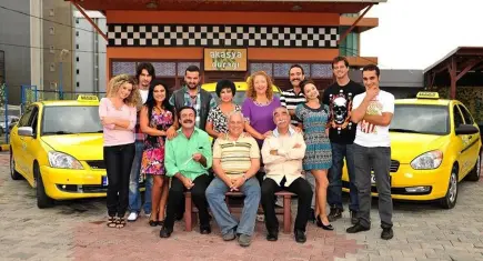 Bir dönemin efsane dizisi hakkında bomba iddia: Akasya Durağı yeniden mi çekiliyor?