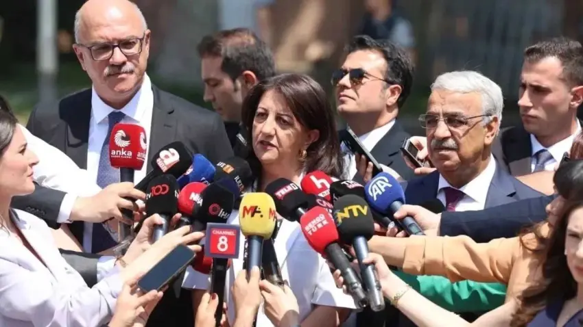 DEM Parti heyeti, İmralı'dan döndü haberinin görseli