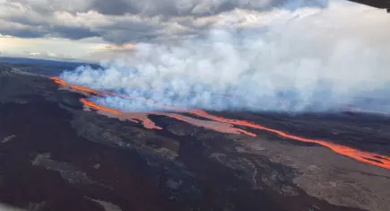 Dünyanın en aktif yanardağı: Kilauea’da bir yılda 42. patlama!