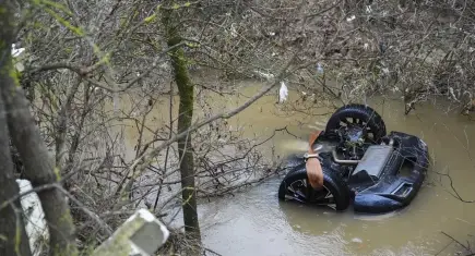 İzmir’de dere yatağına düşen otomobildeki 2 kız kardeşin ölümüne ilişkin şüphelilerin ifadelerine ulaşıldı
