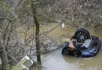 İzmir’de dere yatağına düşen otomobildeki 2 kız kardeşin ölümüne ilişkin şüphelilerin ifadelerine ulaşıldı