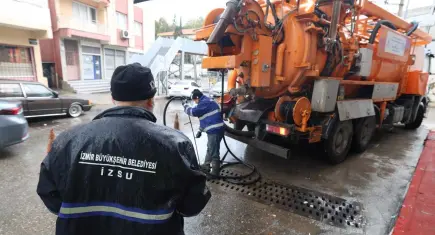 İzmir’de fırtına alarmı: Büyükşehir 1360 personelle sahaya iniyor