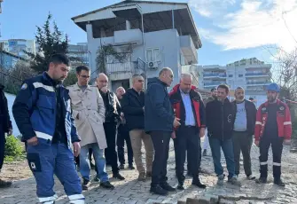 Menemen’de sel ve duvar çökmesine MAKUR engeli: 41 daire tahliye edildi