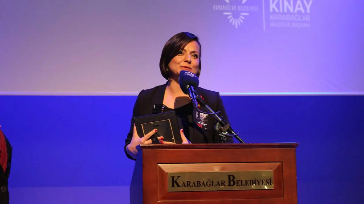 Şaşkınlar Sirki perdesini Karabağlar’da açıyor haberinin görseli