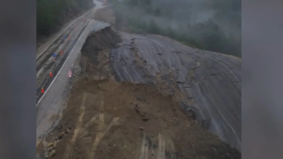 Adana’da heyelan: Helikopter pisti çöktü haberinin görseli