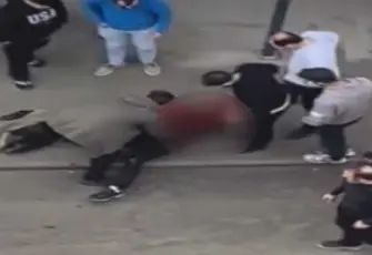  Avcılar’da araçtan indiler, birbirlerine girdiler: 1 ağır yaralı